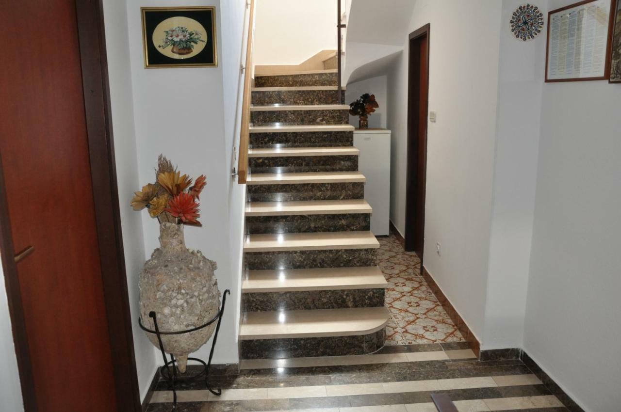 Villa Delfina Podgora Exteriör bild